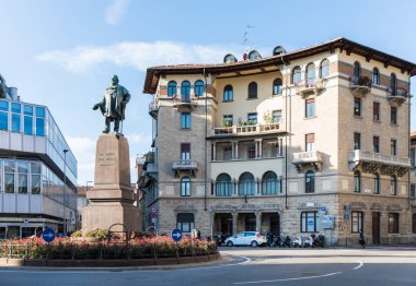 İtalya 'nın Bergamo kentindeki Giuseppe Garibaldi Anıtı