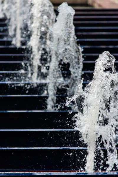 Lo zampillo d'acqua di una fontana — Foto Stock