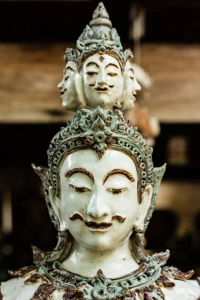 Thai männlichen Winkel Gesicht — Stockfoto