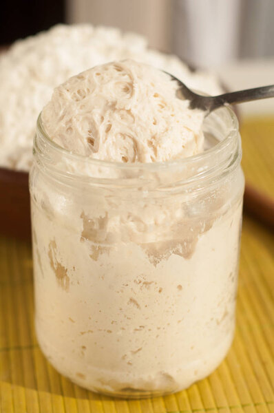 Стартер для теста на зеленой доске
