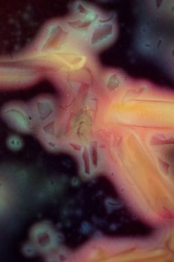 Soyut kızdırma siyah bir arka plan üzerinde sopa