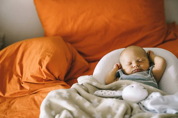 Healthy Daytime Sleep Newborn Baby Sleeping Orthopedic Baby Cocoon Bed — Stock Photo, Image