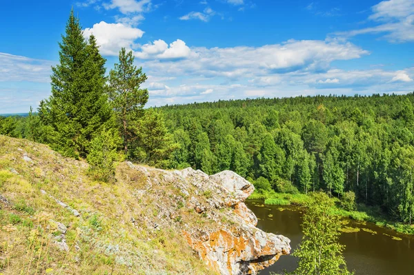 Verano Hermoso paisaje. El río Chusovaya — Foto de Stock