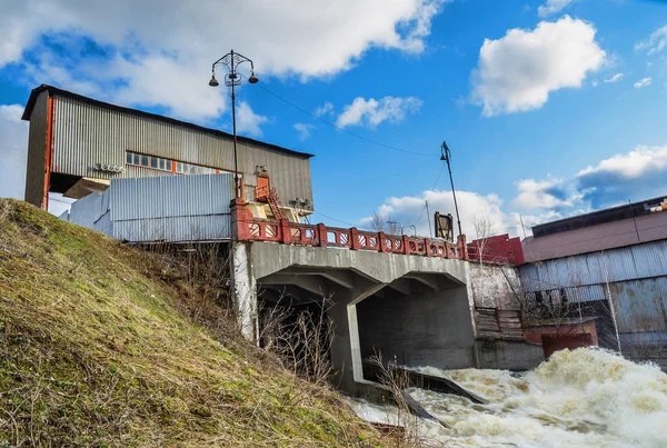 A barragem no rio Tagil . — Fotografia de Stock