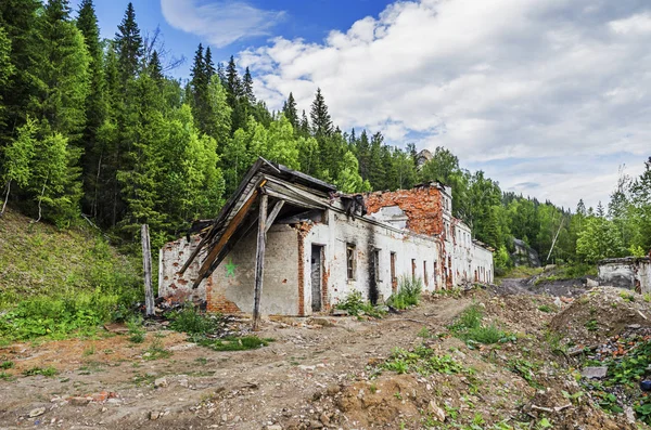 放棄された建物の遺跡 — ストック写真