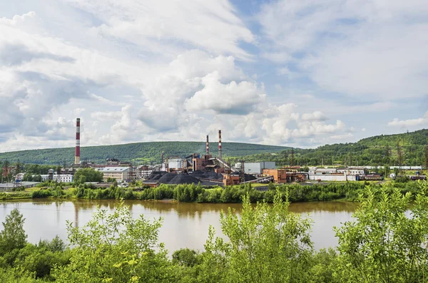 Coke plant by the river — Stock Photo, Image
