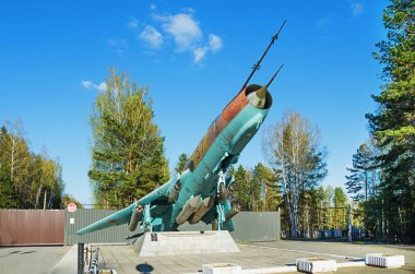 Süpersonik bombardıman Su-17 m2