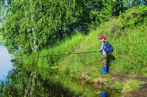 Pesca de verano en los Urales —  Fotos de Stock