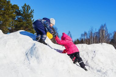 Kış eğlenceli çocuklar