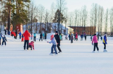 Kış sevinç. Buz pateni