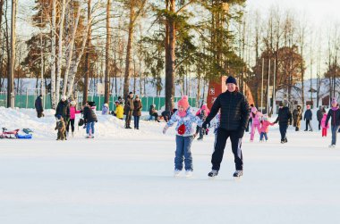 Kış sevinç. Buz pateni