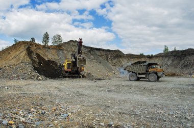  Bir taş ocağı silika Refrakter roc çıkarım için geliştirilmesi