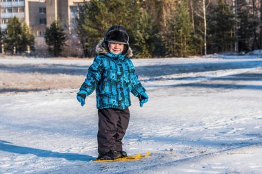 Küçük çocuk Kayak