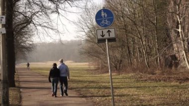 Park işareti uzak yürüme Çift