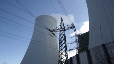 Endüstriyel Soğutma kuleleri ile elektrik pilon