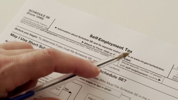 IRS formulář 1040 plán Se samostatně výdělečné činnosti daně — Stock video