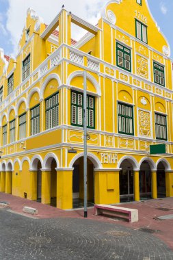 Willemstad Curacao içinde sarı binada