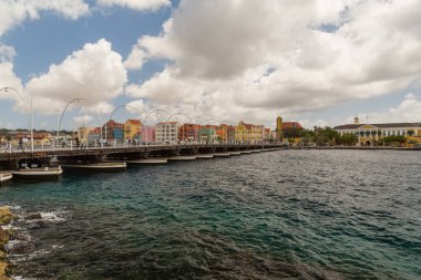 Willemstad Curacao kraliçesi Emma Köprüsü