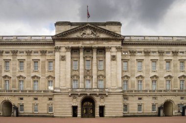 Sabahın erken saatlerinde Buckingham Palace
