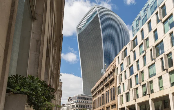 Distrito financiero y empresarial de Londres en el Reino Unido — Foto de Stock