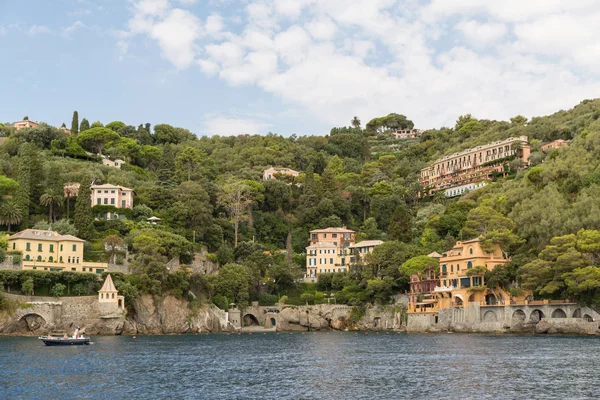 Kustlijn tussen Portofino en Santa Margherita Ligure — Stockfoto