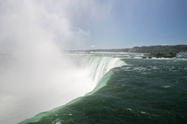 Niagara Şelalesi inanılmaz gücü Kanada tarafında