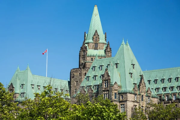Byggnader och Skyline av Ottawa Ontario — Stockfoto