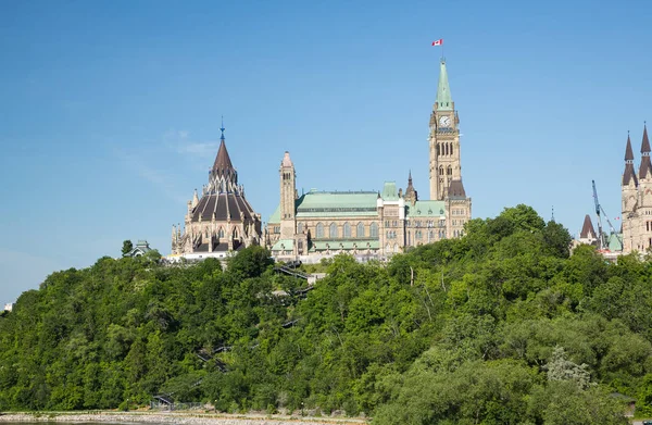 Los edificios y el horizonte de Ottawa Ontario — Foto de Stock