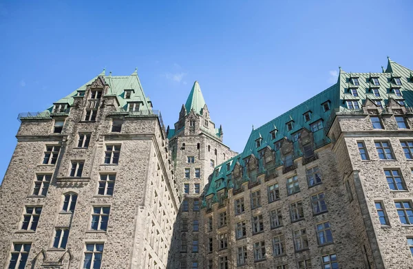 Los edificios y el horizonte de Ottawa Ontario — Foto de Stock