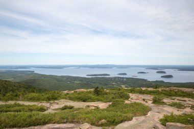 Ar Cadillac dağda Acadia Milli limandan doğru görüntülemek