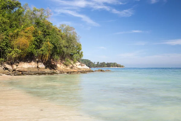 Kota Kinabalu içinde güzel bir plaj