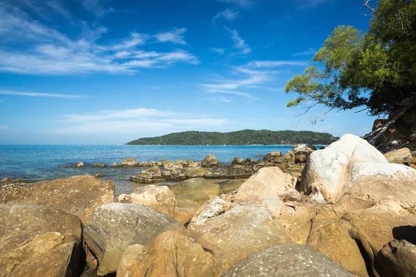 Kota Kinabalu içinde güzel bir plaj