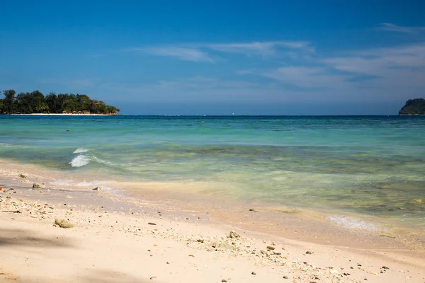 Kota Kinabalu içinde güzel bir plaj