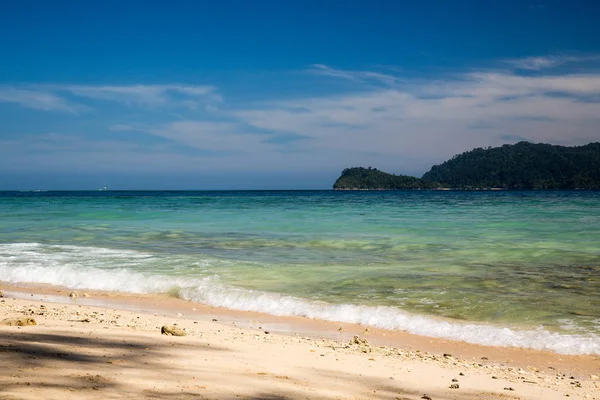 Kota Kinabalu içinde güzel bir plaj