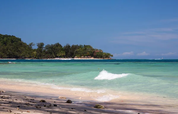 Kota Kinabalu içinde güzel bir plaj