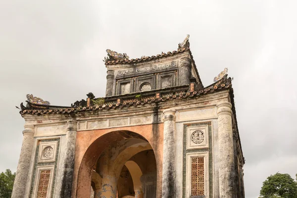 Tu Duc ton Vietnam Khiem Türbesi