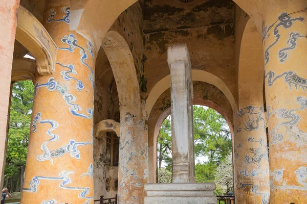 Tu Duc ton Vietnam Khiem Türbesi