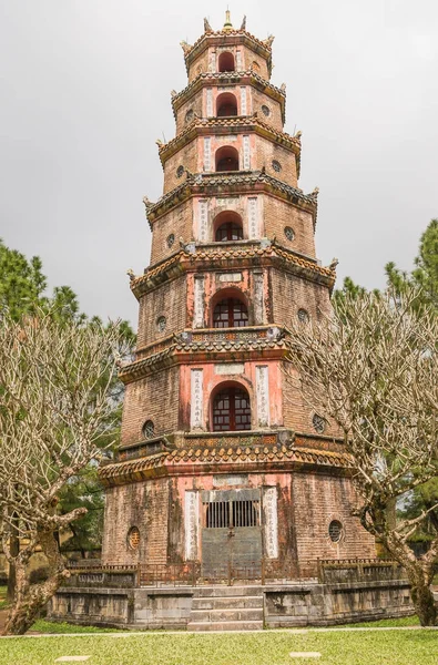 La Pagode de la Dame Céleste à Hué Vietnam - Chua Thien Mu — Photo