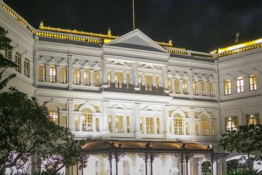 Colonial bina Singapur geceleri