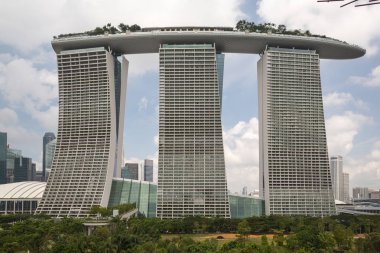 Göl kenarında Marina Bay Singapur üzerinden görüntülemek