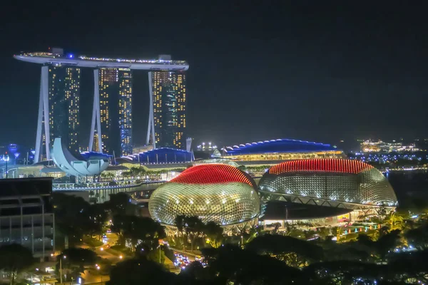 夜のシンガポールのスカイラインと街並み — ストック写真