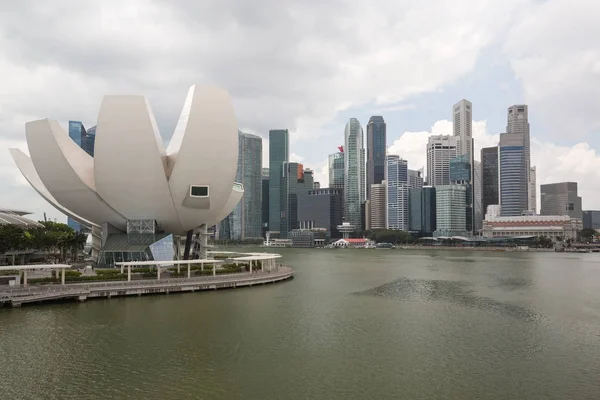 Skyline der Marina Bay in Singapore in Asien — Stockfoto