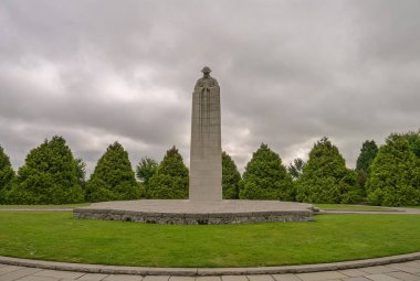 Ypres yakınındaki 1.Dünya Savaşı Kanada Memorial 
