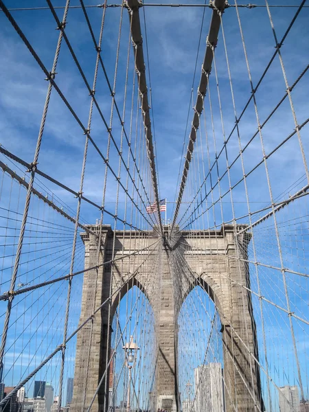 El puente de Brooklyn en Nueva York — Foto de Stock