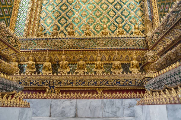 Détail entrée extérieure au temple à Bangkok — Photo