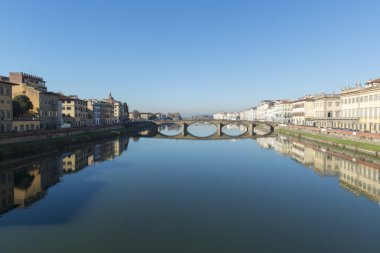 Ponte alla Carraia köprü Floransa'da Arno Nehri üzerinde