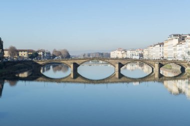 Ponte alla Carraia köprü Floransa'da Arno Nehri üzerinde