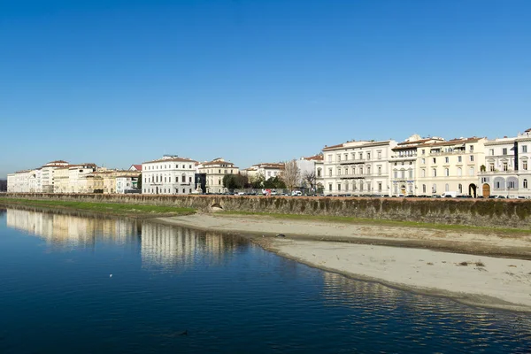Arno Nehri ve Floransa binalarda görünümü