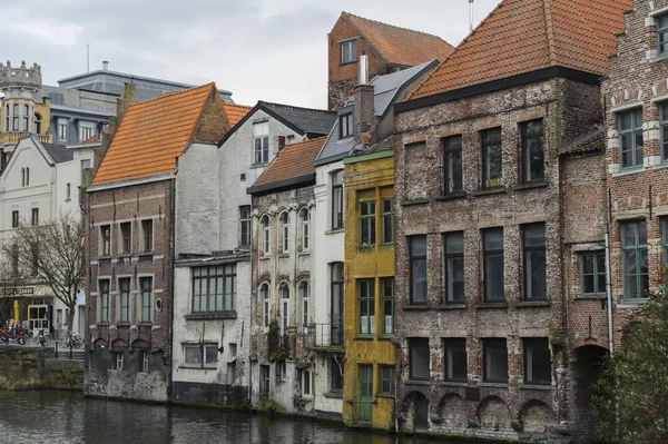 Gent, Belçika kanalı tarafından eski binalar