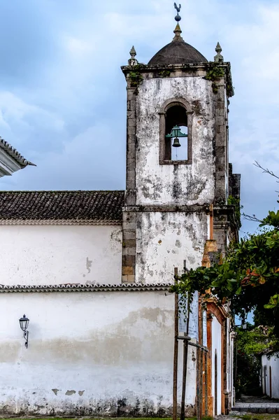Eski kilisede sömürge kasaba Paraty, Rio de Janeiro, Brezilya